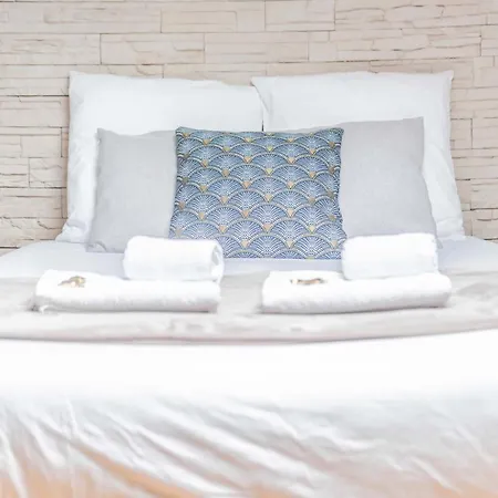 Triplex Cathédrale Parking Gratuit Apartamento Reims